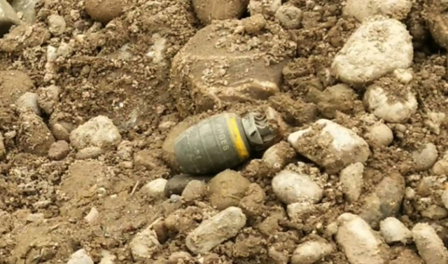 You are currently viewing पहाड़ियों में मिला जिंदा हैंड ग्रेनेड बम……