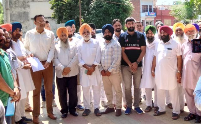 Read more about the article ਟੋਲ ਪਲਾਜਾ ਚੌਲਾਂਗ ਵਲੋਂ ਹਲਕਾ ਵਿਧਾਇਕ ਨਾਲ ਕੀਤੇ ਵਿਵਹਾਰ ‘ਤੇ ਕਾਰਵਾਈ ਕਰਨ……