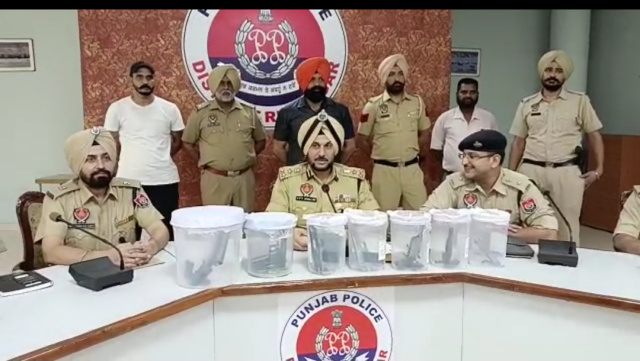 You are currently viewing ਪੁਲਿਸ ਨੂੰ ਮਿਲੀ ਵੱਡੀ ਸਫਲਤਾ,10 ਖ਼ਤਰਨਾਕ ਗੈਂਗਸਟਰ……