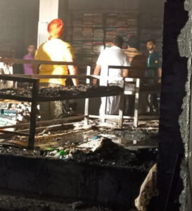 Read more about the article ਵਿਜੇ ਮਾਰਕੀਟ ਵਿਖੇ ਰਾਘਵ ਜਨਰਲ ਸਟੋਰ ਤੇ ਲੱਗੀ ਭਿਆਨਕ ਅੱਗ……