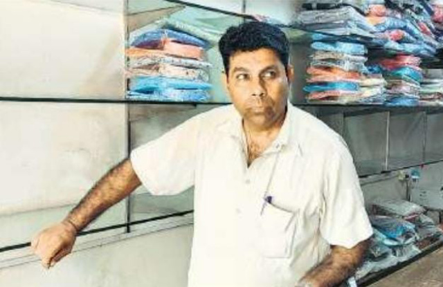 You are currently viewing ਰੈਡੀਮੇਡ ਦੀ ਦੁਕਾਨ ‘ਚੋਂ 2 ਲੱਖ ਦੇ ਕੱਪੜੇ ਚੋਰੀ…