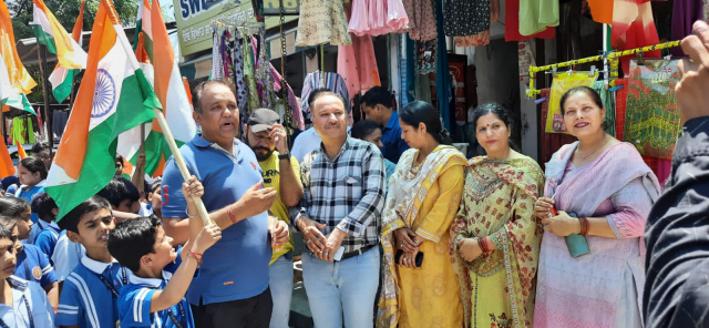 You are currently viewing 75ਵੇਂ ਅਜ਼ਾਦੀ ਅੰਮ੍ਰਿਤ ਮਹਾਂ ਉਤਸਵ ਮੌਕੇ ਦੇਸ਼ ਪ੍ਰਤੀਕ…