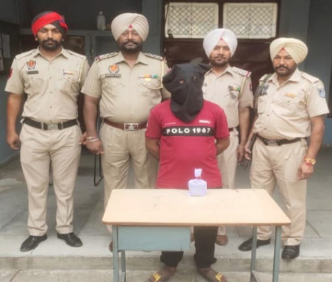 You are currently viewing 100 ਗ੍ਰਾਮ ਹੈਰੋਇਨ ਸਮੇਤ ਇੱਕ ਨੌਜਵਾਨ…..