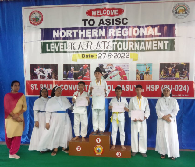 You are currently viewing ਸੇਂਟ ਪਾਲ ਕੌਨਵੈਂਟ ਸਕੂਲ ਦਸੂਹਾ ਵਿਖੇ ਰਿਜੀਨਲ ਲੈਵਲ ਤੇ ਕਰਾਟੇ…