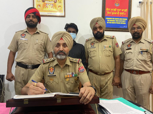 You are currently viewing ਪੁਲਿਸ ਵੱਲੋਂ 106 ਗ੍ਰਾਮ ਨਸ਼ੀਲੇ ਪਦਾਰਥ ਸਮੇਤ….