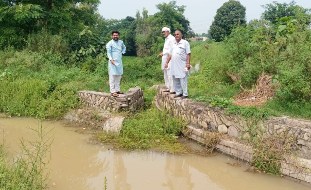 You are currently viewing ਜਮਹੂਰੀ ਕਿਸਾਨ ਸਭਾ ਵੱਲੋਂ ਨਹਿਰਾਂ ਦਾ ਦੌਰਾ,ਬੋਲੇ ਨਹਿਰਾਂ ਵੱਲ….