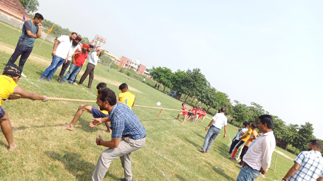 You are currently viewing ਖੇਡਾਂ ਵਤਨ ਪੰਜਾਬ ਦੀਆਂ’ ਦੇ ਬਲਾਕ ਪੱਧਰੀ ਮੈਚਾਂ ਦੇ ਦੂਜੇ ਦਿਨ…….