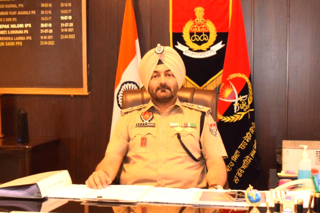 You are currently viewing भ्रष्टाचार के खिलाफ जीरो टॉलरेंस नीति के चलते पुलिस ने अपने ही दो कर्मचारियों को..