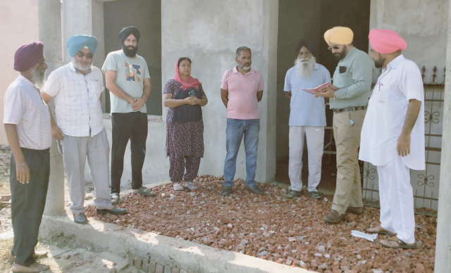 You are currently viewing ਨਾਇਬ ਤਹਿਸੀਲਦਾਰ ਗੜ੍ਹਦੀਵਾਲਾ ਵੱਲੋਂ ਅਚਨਚੇਤ..