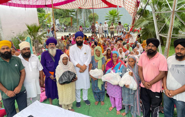 You are currently viewing ਬਾਬਾ ਦੀਪ ਸਿੰਘ ਸੇਵਾ ਦਲ ਗੜਦੀਵਾਲਾ  ਵਲੋਂ 81ਵੇਂ ਮਹੀਨਾਵਾਰ…..