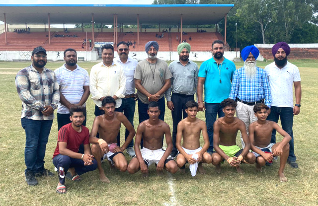 Read more about the article ਜਿਲ੍ਹਾ ਪੱਧਰ “ਖੇਡਾਂ ਵਤਨ ਪੰਜਾਬ ਦੀਆਂ” ਵਿੱਚ ਸ.ਸ.ਸ.ਸ.ਸ ਅੰਬਾਲਾ ਜੱਟਾਂ ਅੰਡਰ 17 ਲੜਕੇ……