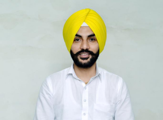 Read more about the article ਆਪ ਵਿਧਾਇਕ ਪੰਜਾਬ ਦੀ ਧਰਤੀ ਅਤੇ  ਖੁਸਹਾਲੀ ਲਈ ਵਚਨਬੱਧ, ਭਾਜਪਾ ਲੱਖ ਕੋਸ਼ਿਸ਼ਾਂ ਦੇ ਬਾਵਜੂਦ ਵੀ….