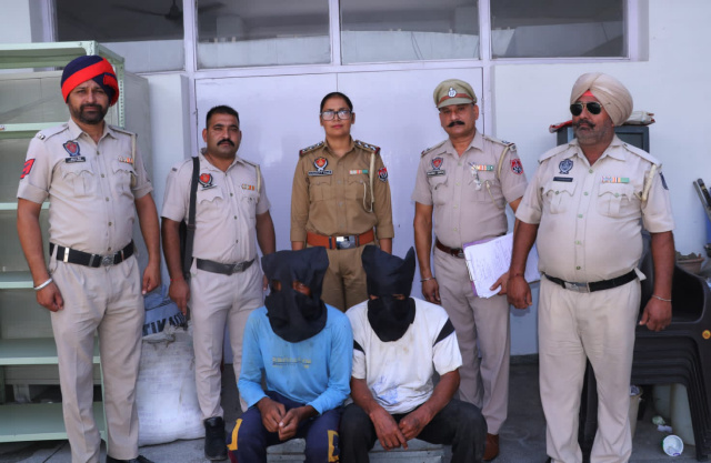 You are currently viewing ਹਾਜੀਪੁਰ ਪੁਲਿਸ ਵੱਲੋਂ ਭਾਰੀ ਮਾਤਰਾ ‘ਚ ਸ਼ਰਾਬ ਬਰਾਮਦ