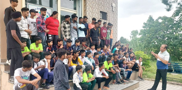 You are currently viewing ਜਿਲਾ ਖੇਡ ਅਧਿਕਾਰੀ ਦੇ ਪੱਖ ਵਾਦੀ ਰਵਈਏ ਦੇ ਬਾਵਜੂਦ ਕਿੱਕ ਬਾਕਸਿੰਗ ਐਸੋਸੀਏਸ਼ਨ ਦੇ…