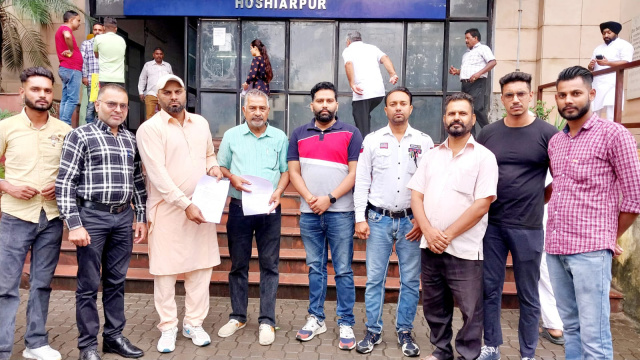 You are currently viewing ਬੇਗਮਪੁਰਾ ਟਾਈਗਰ ਫੋਰਸ ਰਜਿ.ਦਾ ਫੇਸਬੁੱਕ ਤੇ ਵੈੱਬਸਾਈਟ ਵਰਤਣ ਵਾਲੇ ਵਿਅਕਤੀ…