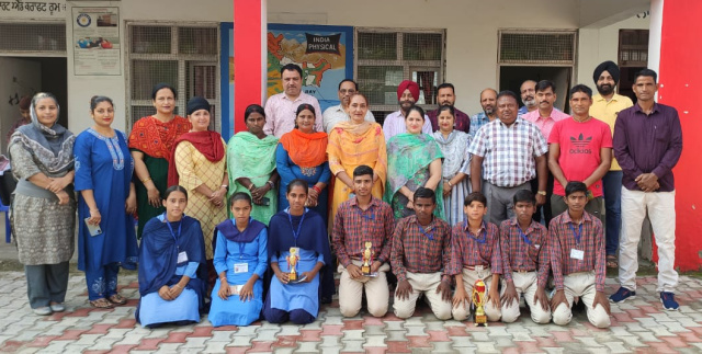 You are currently viewing ਜਿਲਾ ਪੱਧਰ ਖੇਡਾਂ ‘ਚ ਧੁੱਗਾ ਕਲਾਂ ਸਕੂਲ ਦਾ ਸ਼ਾਨਦਾਰ ਪ੍ਰਦਰਸ਼ਨ