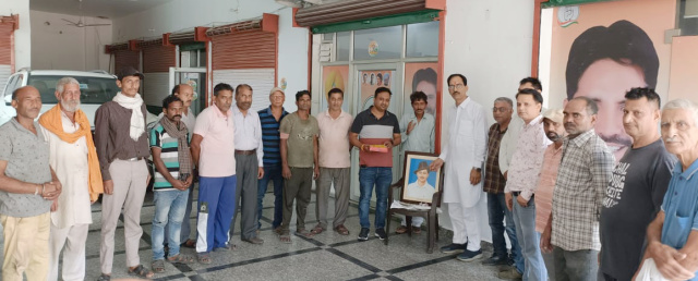 You are currently viewing कांग्रेस कार्यालय में मनाया शहीद भगत सिंह का 115वां जन्म दिवस