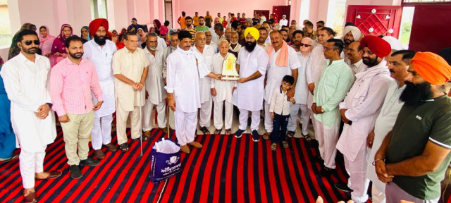 Read more about the article ਹਲਕਾ ਵਿਧਾਇਕ ਜਸਵੀਰ ਸਿੰਘ ਰਾਜਾ ਵੱਲੋਂ ਕੰਢੀ ਖੇਤਰ ਦੇ ਪਿੰਡ ਭੰਬੋਵਾਲ ਵਿਖੇ ਖੁੱਲ੍ਹਾ ਦਰਬਾਰ ਲਗਾਕੇ….