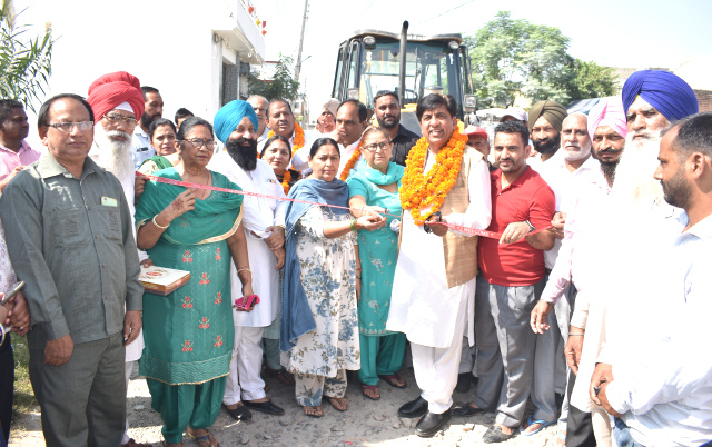 You are currently viewing ਰਾਜਨੀਤੀ ਤੋਂ ਉਪਰ ਉਠ ਕੇ ਕਰਵਾਇਆ ਜਾਵੇਗਾ ਸ਼ਹਿਰ ਦਾ…