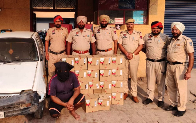 You are currently viewing 22 ਪੇਟੀਆਂ ਸ਼ਰਾਬ ਸਮੇਤ ਇਕ ਨੌਜਵਾਨ ਪੁਲਿਸ ਅੜਿੱਕੇ 