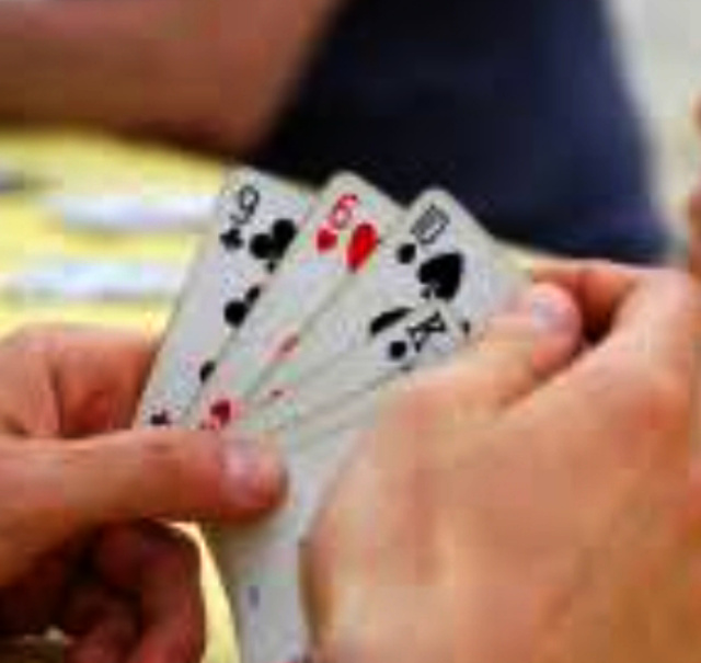 You are currently viewing ਕਾਂਗਰਸੀ ਕੌਂਸਲਰ ਸਮੇਤ ਜੂਆ ਖੇਡਦੇ 14 ਕਾਬੂ,ਤਾਸ਼ ਅਤੇ 2.05 ਲੱਖ ਬਰਾਮਦ