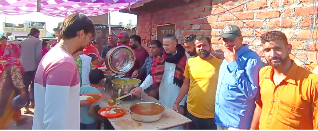 You are currently viewing विश्वकर्मा दिवस के उपलक्ष में वार्ड नंबर 1 में लगाया गया लंगर