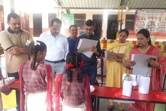 You are currently viewing ਸਰਕਾਰੀ ਸੀਨੀਅਰ ਸੈਕੰਡਰੀ ਸਮਾਰਟ ਸਕੂਲ, ਧਾਰ ਕਲਾਂ ਵਿਖੇ ਬਲਾਕ ਪੱਧਰੀ ਵਿਗਿਆਨ ਪ੍ਰਦਰਸ਼ਨੀ ਦਾ ਸਫਲਤਾ ਪੂਰਵਕ ਆਯੋਜਨ – ਪ੍ਰਿੰਸੀਪਲ ਨਸੀਬ ਸੈਣੀ