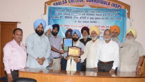 Read more about the article ਖਾਲਸਾ ਕਾਲਜ, ਗੜ੍ਹਦੀਵਾਲਾ ਦਸੂਹਾ- ਗੜ੍ਹਦੀਵਾਲਾ ਸਾਹਿਤ ਸਭਾ ਵਲੋਂ ਡਾ. ਬਲਦੇਵ ਸਿੰਘ ਬਦਨ ਦਾ ਰੂ-ਬ-ਰੂ ਪ੍ਰੋਗਰਾਮ ਕਰਵਾਇਆ