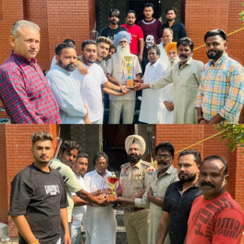 You are currently viewing गढ़दीवाला : भगवान वाल्मीकि मंदिर गेट निर्माण के लिए समाज सेवी मंजीत सिंह दसूहा ने दिए 50 हजार रुपये