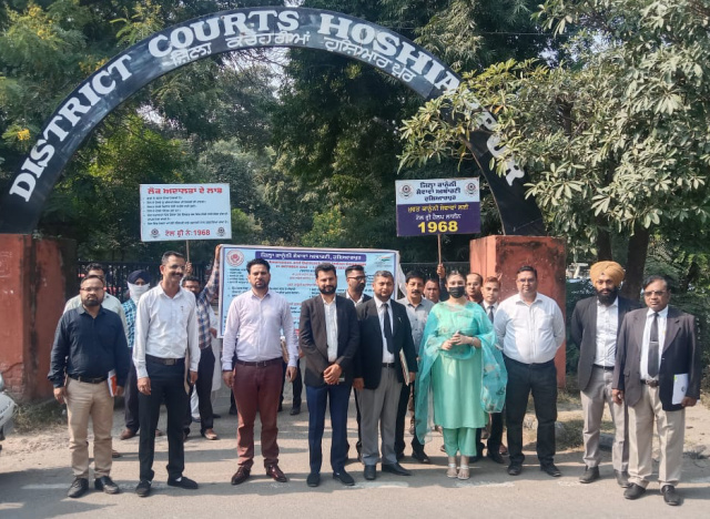 You are currently viewing ਕਾਨੂੰਨੀ ਜਾਗਰੂਕਤਾ ਅਤੇ ਆਊਟਰੀਚ ਗਤੀਵਿਧੀਆਂ ਰਾਹੀਂ ਨਾਗਰਿਕਾਂ ਦਾ ਸ਼ਕਤੀਕਰਨ’ ਮੁਹਿੰਮ ਦਾ ਆਗਾਜ਼