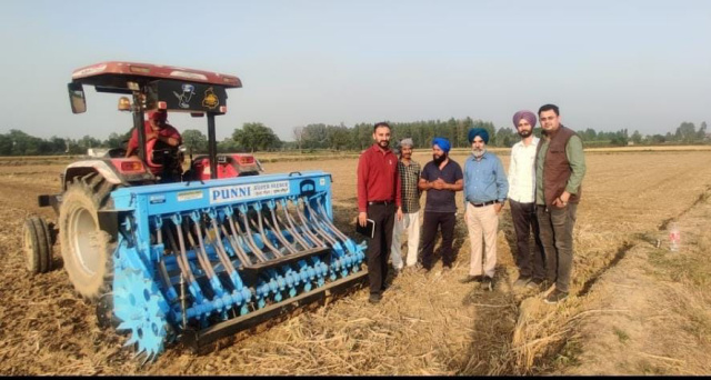 You are currently viewing ਕਣਕ ਦੀ ਬਿਜਾਈ ਸਮੇਂ ਡਾਇਆ ਦੀ ਜਗਾ ਬਦਲਵੀਆਂ ਖਾਦਾਂ ਦੀ ਵਰਤੋਂ ਵੀ ਕੀਤੀ ਜਾ ਸਕਦੀ ਹੈ – ਡਾ. ਅਮਰੀਕ ਸਿੰਘ