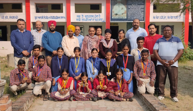 You are currently viewing ਗੜਦੀਵਾਲਾ ਬਲਾਕ ਜੋਨ ਵਿੱਚ ਸ.ਸ.ਸ.ਸ ਸਕੂਲ ਧੁੱਗਾ ਕਲਾਂ ਵਲੋਂ ਐਥਲੈਟਿਕਸ ਮੁਕਾਬਲਿਆਂ ‘ਚ ਸ਼ਾਨਦਾਰ ਪ੍ਰਦਰਸ਼ਨ,37 ਮੈਡਲ ਜਿੱਤੇ