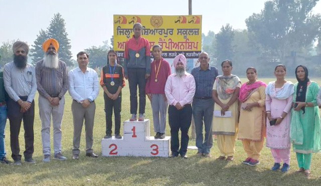 Read more about the article ਅਥਲੈਟਿਕਸ ਮੀਟ ਦੇ ਤੀਜੇ ਦਿਨ ਪ੍ਰਿ. ਸ਼ੈਲੇਂਦਰ ਠਾਕੁਰ ਨੇ ਕੀਤਾ ਉਦਘਾਟਨ