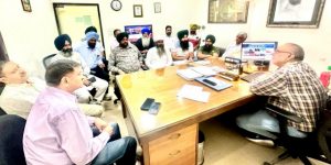 Read more about the article ਦੋਆਬਾ ਕਿਸਾਨ ਕਮੇਟੀ ਪੰਜਾਬ ਨੇ ਮਿੱਲ ਮੈਨੇਜਮੈਂਟ ਨਾਲ ਕੀਤੀ ਗੱਲਬਾਤ