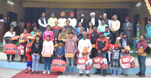 You are currently viewing मैगा कानूनी सेवाएं-कम-सर्विसेज कैंप में 19 विभागों ने 1700 लोगों को दिया मौके पर लाभ