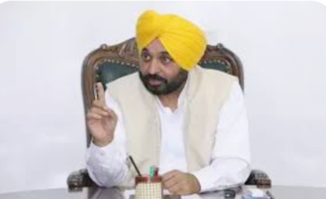 Read more about the article ਮਾਨ ਸਰਕਾਰ ਐਕਸ਼ਨ ‘ਚ, ਹਥਿਆਰਾਂ ਨੂੰ ਪ੍ਰਮੋਟ ਕਰਦੇ ਗਾਣਿਆਂ ‘ਤੇ ਮੁਕੰਮਲ ਪਾਬੰਦੀ ਤੇ ਪੁਰਾਣੇ ਲਾਇਸੈਂਸਾਂ ਦਾ ਰਿਵਿਊ ਕਰਨ ਦੇ ਹੁਕਮ ਜਾਰੀ