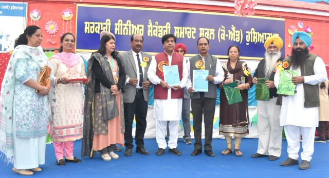 You are currently viewing ਸਰਕਾਰੀ ਸਕੂਲਾਂ ’ਚ ਮੁਹੱਈਆ ਕਰਵਾਈਆਂ ਜਾ ਰਹੀਆਂ ਹਨ ਸਾਰੀਆਂ ਜ਼ਰੂਰੀ ਸੁਵਿਧਾਵਾਂ : ਬ੍ਰਮ ਸ਼ੰਕਰ ਜਿੰਪਾ