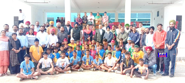 You are currently viewing ਨੈੱਟਬਾਲ ਮੁਕਾਬਲੇ : ਲੜਕਿਆਂ ‘ਚ ਬਰਨਾਲਾ ਜਿਲ੍ਹੇ ਨੇ ਮਾਰੀ ਬਾਜ਼ੀ,ਮਾਨਸਾ ਦੂਸਰੇ ਅਤੇ ਸੰਗਰੂਰ ਤੀਜੇ ਨੰਬਰ ਤੇ ਰਹੇ