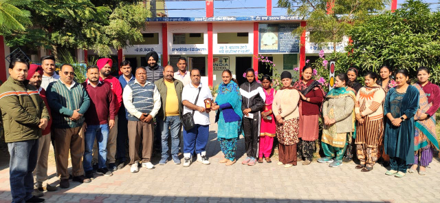 Read more about the article NRI ਵਲੋਂ ਸ.ਸ.ਸ.ਸ.ਸਕੂਲ ਧੁੱਗਾ ਕਲਾਂ ਦੇ ਖਿਡਾਰੀਆਂ ਦਾ 10 ਹਜਾਰ ਰੁਪਏ ਰਾਸ਼ੀ ਨਾਲ ਸਨਮਾਨ
