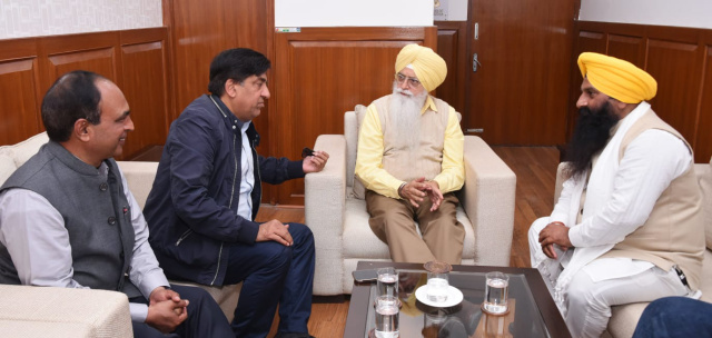 You are currently viewing ਜਿੰਪਾ ਵੱਲੋਂ ਹੁਸ਼ਿਆਰਪੁਰ ਦੇ ਸ਼ਹਿਰੀ ਵਿਕਾਸ ਲਈ ਸਥਾਨਕ ਸਰਕਾਰਾਂ ਬਾਰੇ ਮੰਤਰੀ ਨਿੱਜਰ ਨਾਲ ਮੁਲਾਕਾਤ