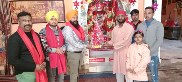 You are currently viewing ਹਲਕਾ ਵਿਧਾਇਕ ਟਾਂਡਾ ਉੜਮੁੜ ਸ.ਜਸਵੀਰ ਸਿੰਘ ਰਾਜਾ ਗਿੱਲ ਦਰਬਾਰ ਸ਼੍ਰੀ ਬਾਲਾ ਜੀ ਬਹਾਟੀਵਾਲ ਵਿਖੇ ਨਤਮਸਤਕ ਹੋਏ