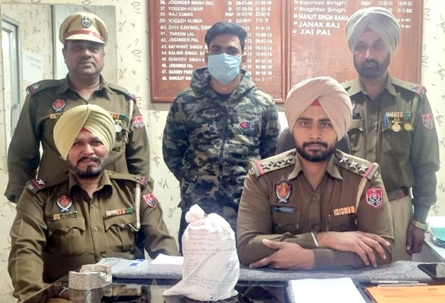 You are currently viewing 01 ਕਿਲੋ ਅਫੀਮ ਸਮੇਤ ਇੱਕ ਨੌਜਵਾਨ ਪੁਲਿਸ ਅੜਿੱਕੇ 