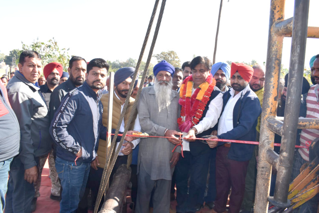 You are currently viewing ਹੁਸ਼ਿਆਰਪੁਰ ਹਲਕੇ ’ਚ 8.19 ਕਰੋੜ ਦੀ ਲਾਗਤ ਨਾਲ ਲਗਾਏ ਜਾ ਰਹੇ ਹਨ 21 ਸਿੰਚਾਈ ਟਿਊਬਵੈਲ : ਬ੍ਰਮ ਸ਼ੰਕਰ ਜਿੰਪਾ