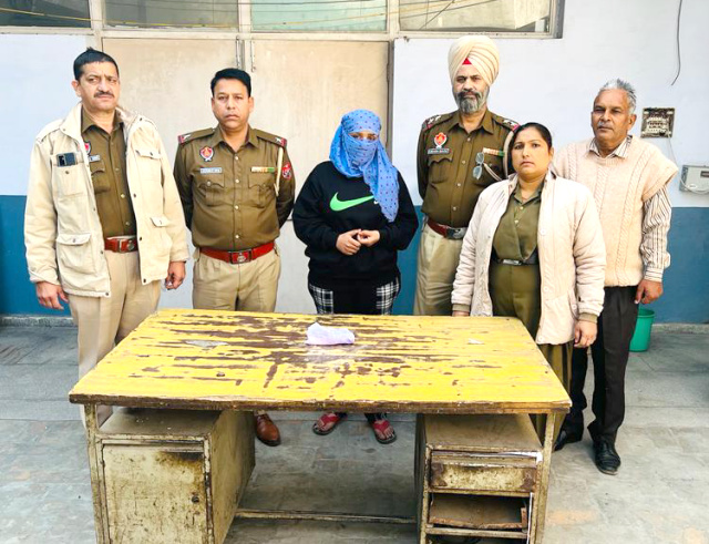 You are currently viewing 60 ਗ੍ਰਾਮ ਨਸ਼ੀਲੇ ਪਦਾਰਥ ਸਮੇਤ ਇੱਕ ਔਰਤ ਗ੍ਰਿਫਤਾਰ