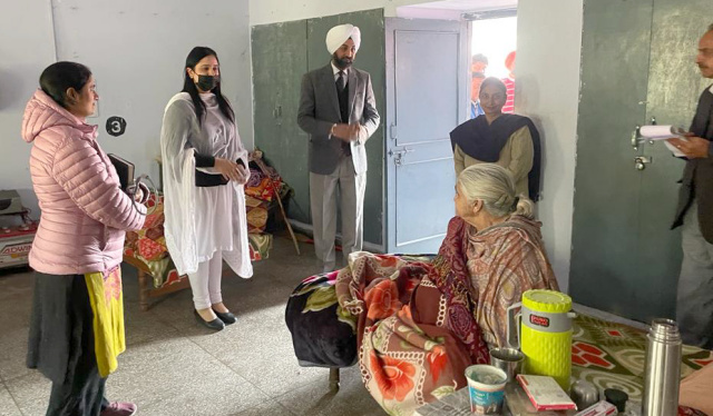 You are currently viewing ਜ਼ਿਲ੍ਹਾ ਤੇ ਸੈਸ਼ਨ ਜੱਜ ਵੱਲੋਂ ਆਬਜ਼ਰਵੇਸ਼ਨ ਹੋਮ, ਓਲਡ ਏਜ਼ ਹੋਮ ਅਤੇ ਚਿਲਡਰਨ ਹੋਮ ਦਾ ਅਚਨਚੇਤ ਦੌਰਾ