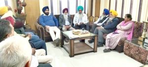 Read more about the article ਖ਼ਾਲਸਾ ਕਾਲਜ ਗੜ੍ਹਦੀਵਾਲਾ ਵਿਖੇ ਉਲਡ ਸਟੂਡੈਂਟ ਐਸੋਸੀਏਸ਼ਨ ਦੇ ਪ੍ਰਮੁੱਖ ਅਹੁਦੇਦਾਰਾਂ ਦੀ ਮੀਟਿੰਗ