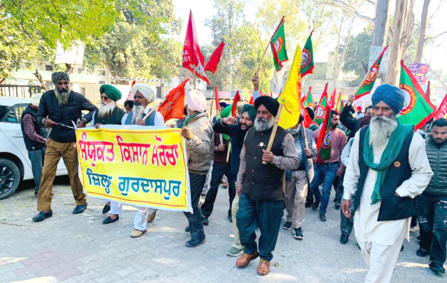 You are currently viewing ਸੰਯੁਕਤ ਕਿਸਾਨ ਮੋਰਚੇ ਵਲੋਂ ਮੰਗ / ਚੇਤਾਵਨੀ ਪੱਤਰ ਦਿੱਤੇ ਗਏ