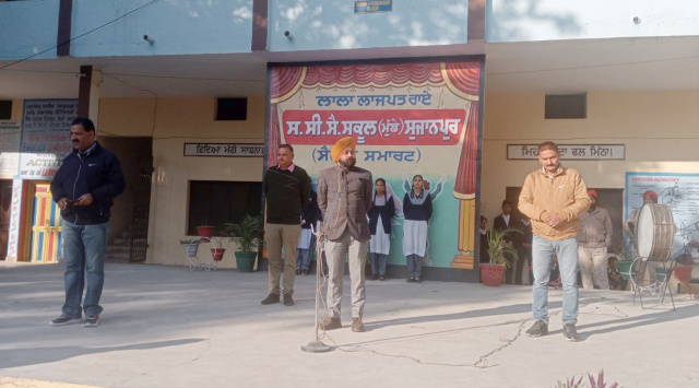 Read more about the article SDM धार कलां ने सरकारी सीनियर सेकेंडरी स्कूल लड़के सुजानपुर का किया औचक निरीक्षण