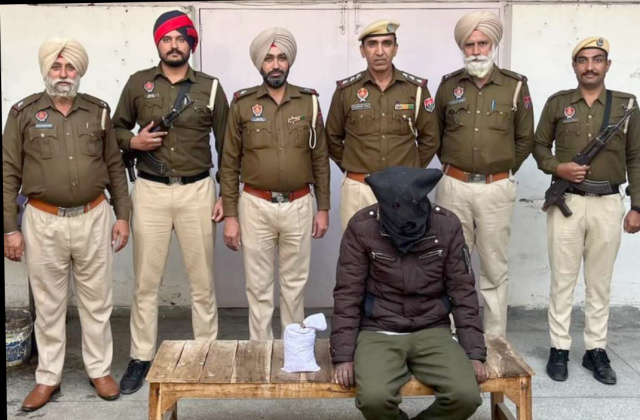 You are currently viewing 72 ਗ੍ਰਾਮ ਨਸ਼ੀਲੇ ਪਾਊਡਰ ਅਤੇ 1008 ਨਸ਼ੀਲੇ ਕੈਪਸੂਲਾਂ ਸਮੇਤ ਦੋ ਵਿਅਕਤੀ ਪੁਲਿਸ ਅੜਿੱਕੇ