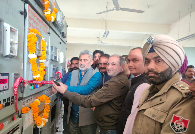 You are currently viewing 11-ਕੇਵੀ.ਏ.ਪੀ.ਫੀਡਰ ਦਾ ਸ੍ਰੀ ਲਾਲ ਚੰਦ ਕਟਾਰੂਚੱਕ ਕੈਬਨਿਟ ਮੰਤਰੀ ਪੰਜਾਬ ਨੇ ਕੀਤਾ ਉਦਘਾਟਨ 